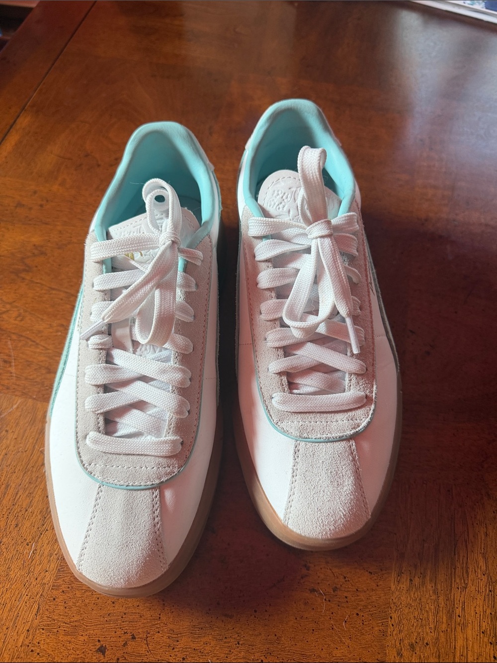 Puma White Sneakers with Teal Lining